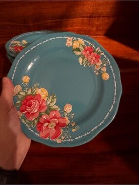 The Pioneer Woman Teal Floral Dinner Plates 4 total with Red & Yellow Blooms